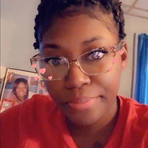 Meet your Posher, Julissa